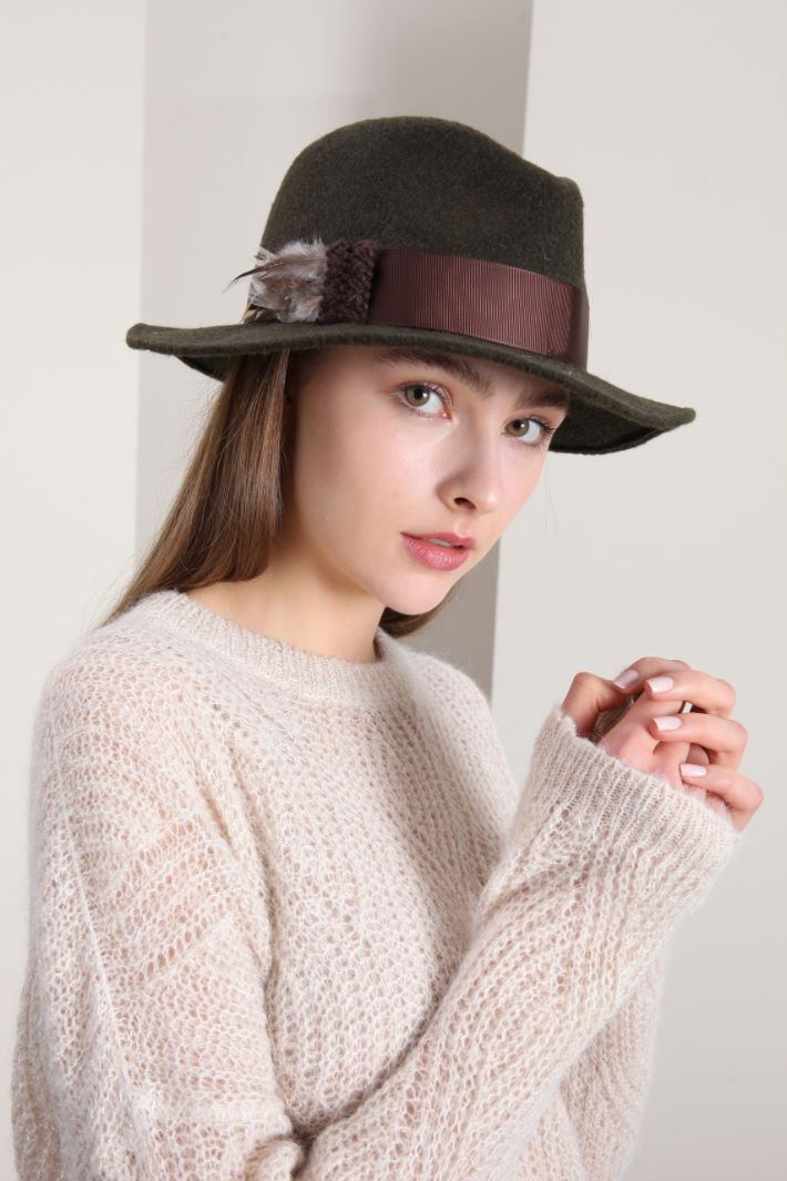 Cappello fedora con piume Fashion Market Cappello fedora con piume Fashion Market
