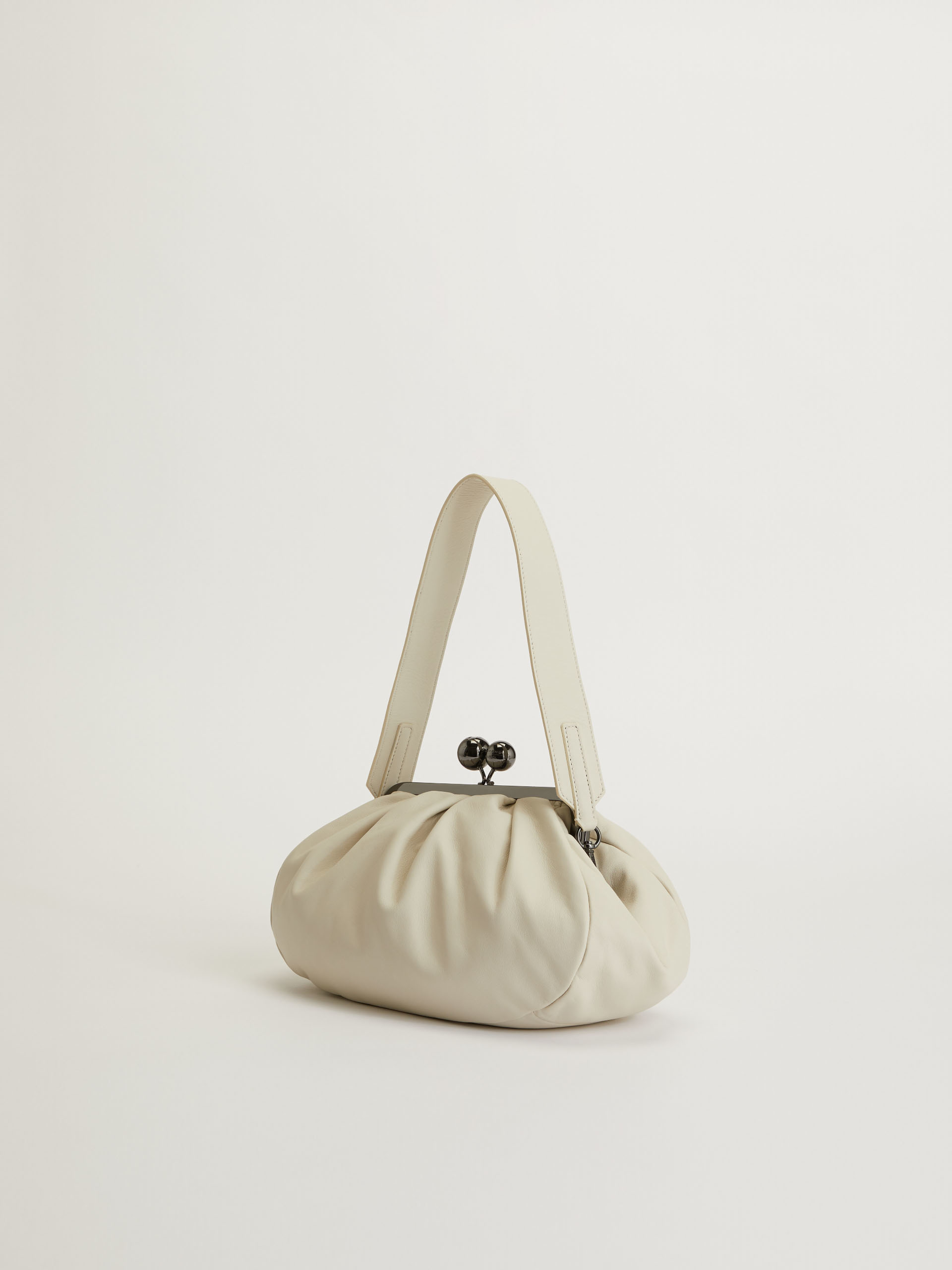 Medium leather Pasticcino Bag, ivory - \