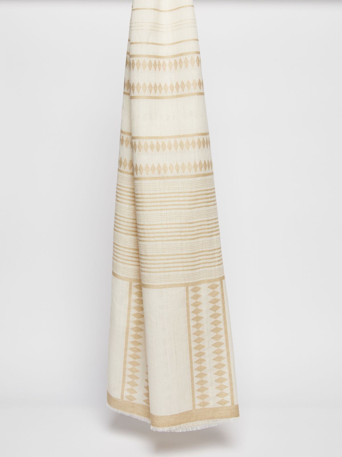 Max Mara Fil Coupé Jacquard Stole In Beige