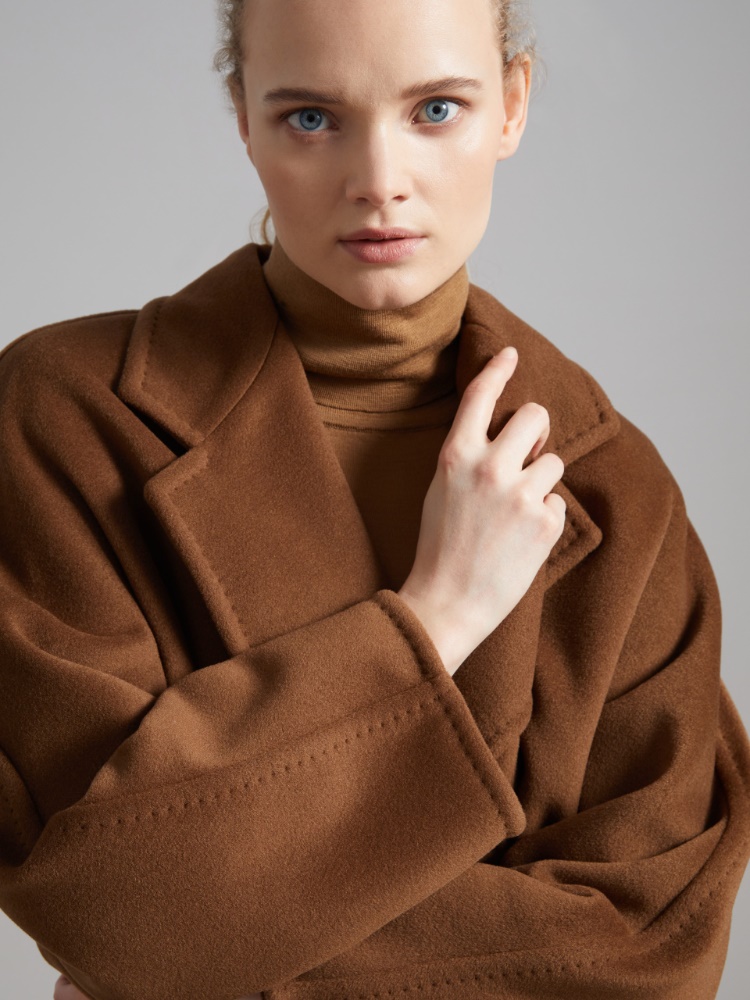 Max Mara Madame ベルテッドコート | ブラック | FARFETCH JP