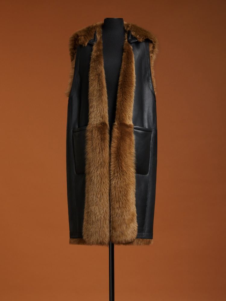 ムートン・ファーコート MAX MARA BISCUIT SHEARLING EFFIGE SLEEVELESS COAT Max Mara Biscuit Shearling Effige Sleeveless Coat – LOZURI®