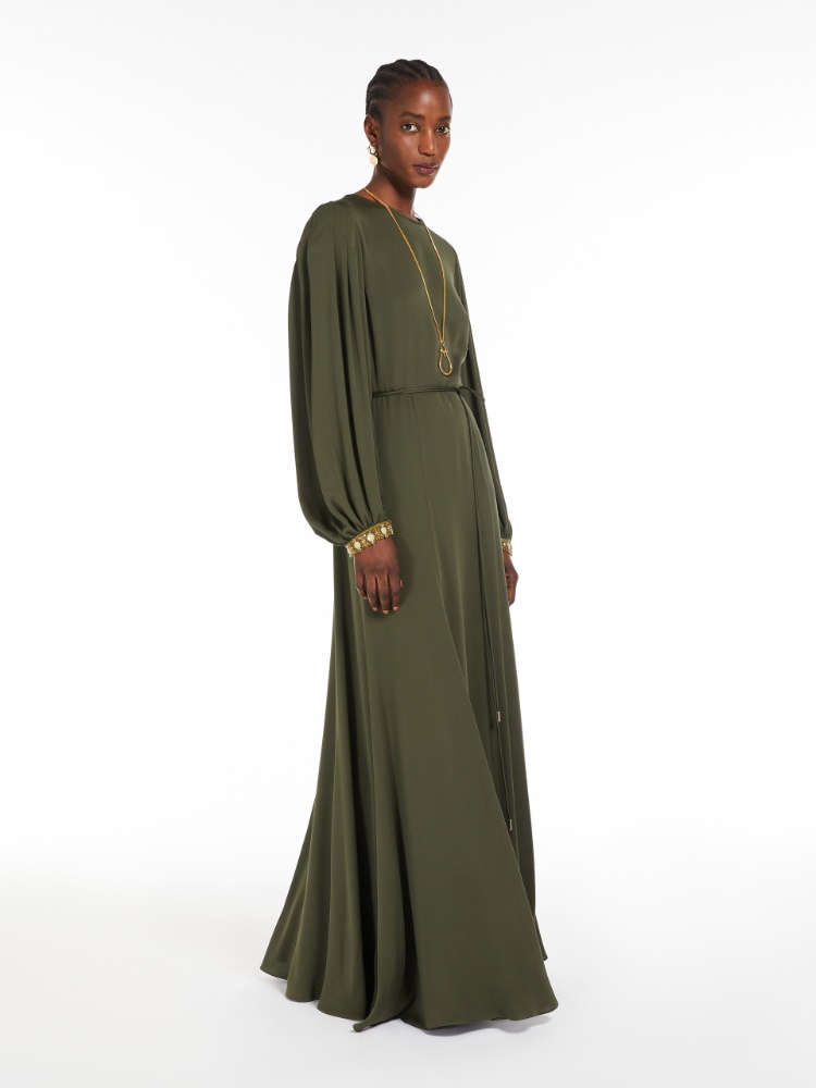 Max Mara Collection: Elegant Dresses, Jackets and Coats