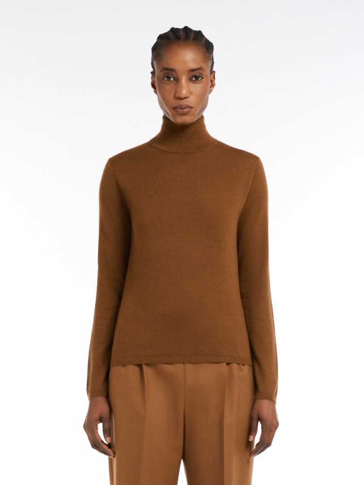  - Max Mara