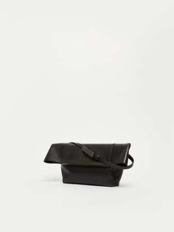 【Max Mara】CLASPS EXTRA-SMALL LEATHER CLUTCH BAG Leather clutch bags | Max Mara