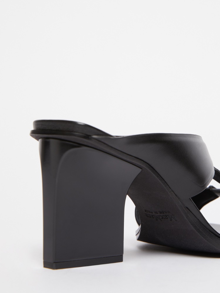 23SS新作【MAXMARA】Mule infradito in nappa ミュール 黒 Shoes mules | Max Mara