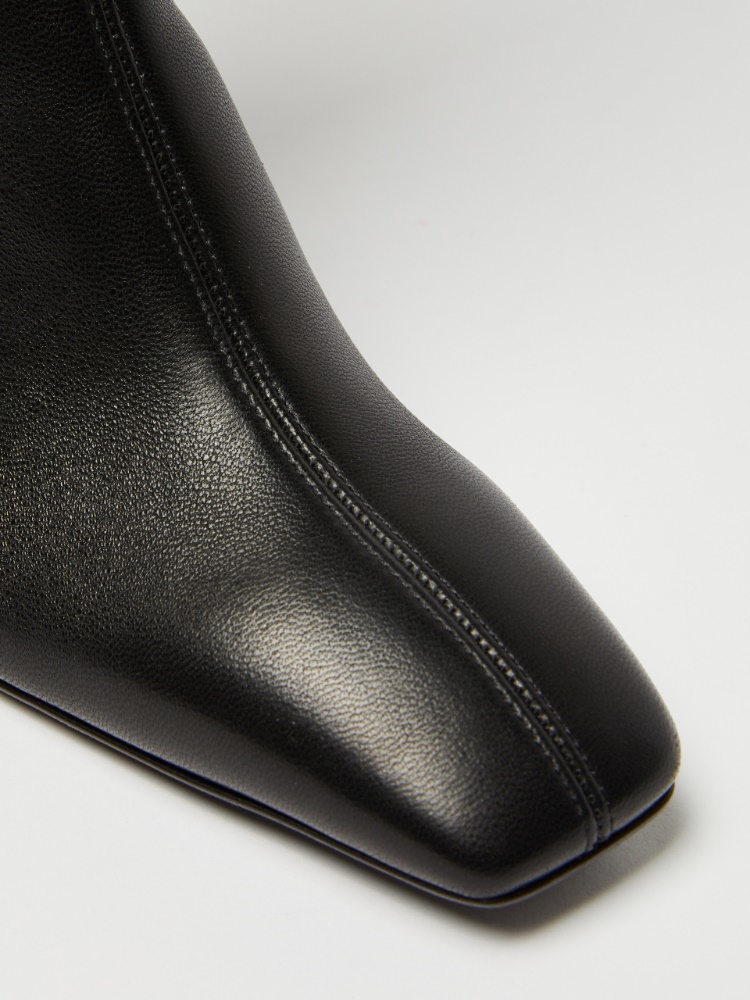  - Max Mara