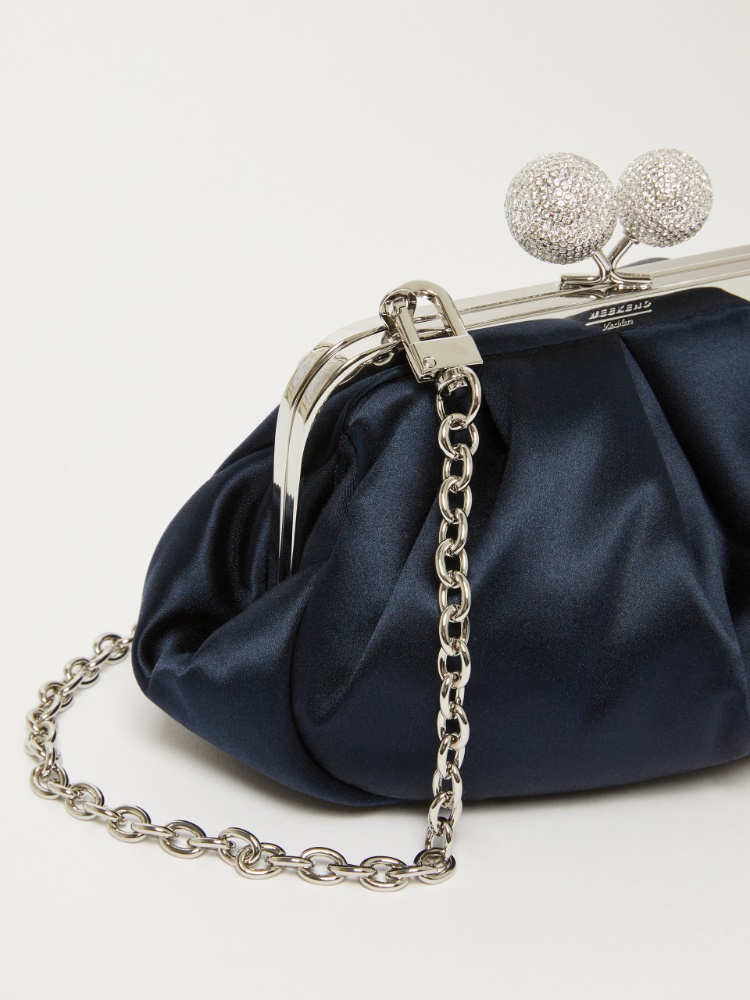 マックスマ−ラPasticcino ネイビー キルティング バッグ Pasticcino Bag: Iconic Clutch Bags | Weekend Max Mara