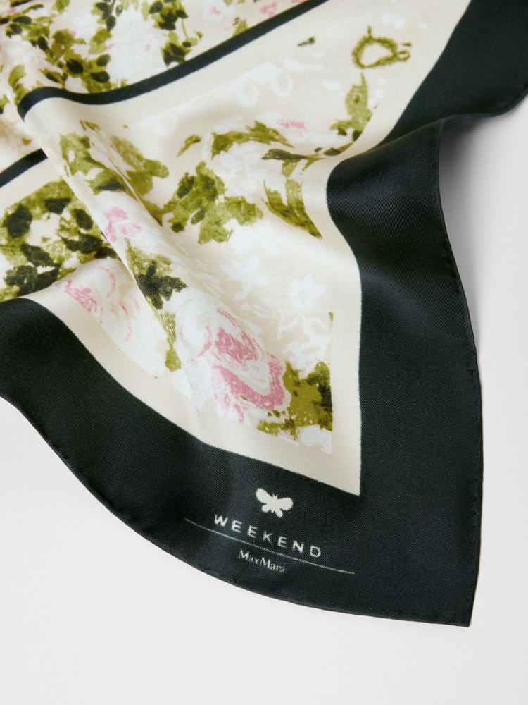 [Max Mara] Onesto Silk Scarf オネスト シルクスカーフ BLUE Max Mara] Onesto Silk Scarf オネスト シルクスカーフ BLUE