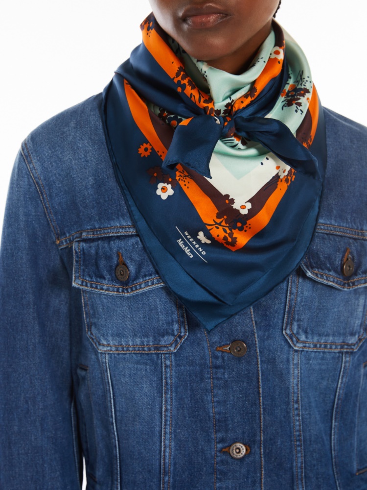 Women's Scarves and Foulard Sale | Max Mara