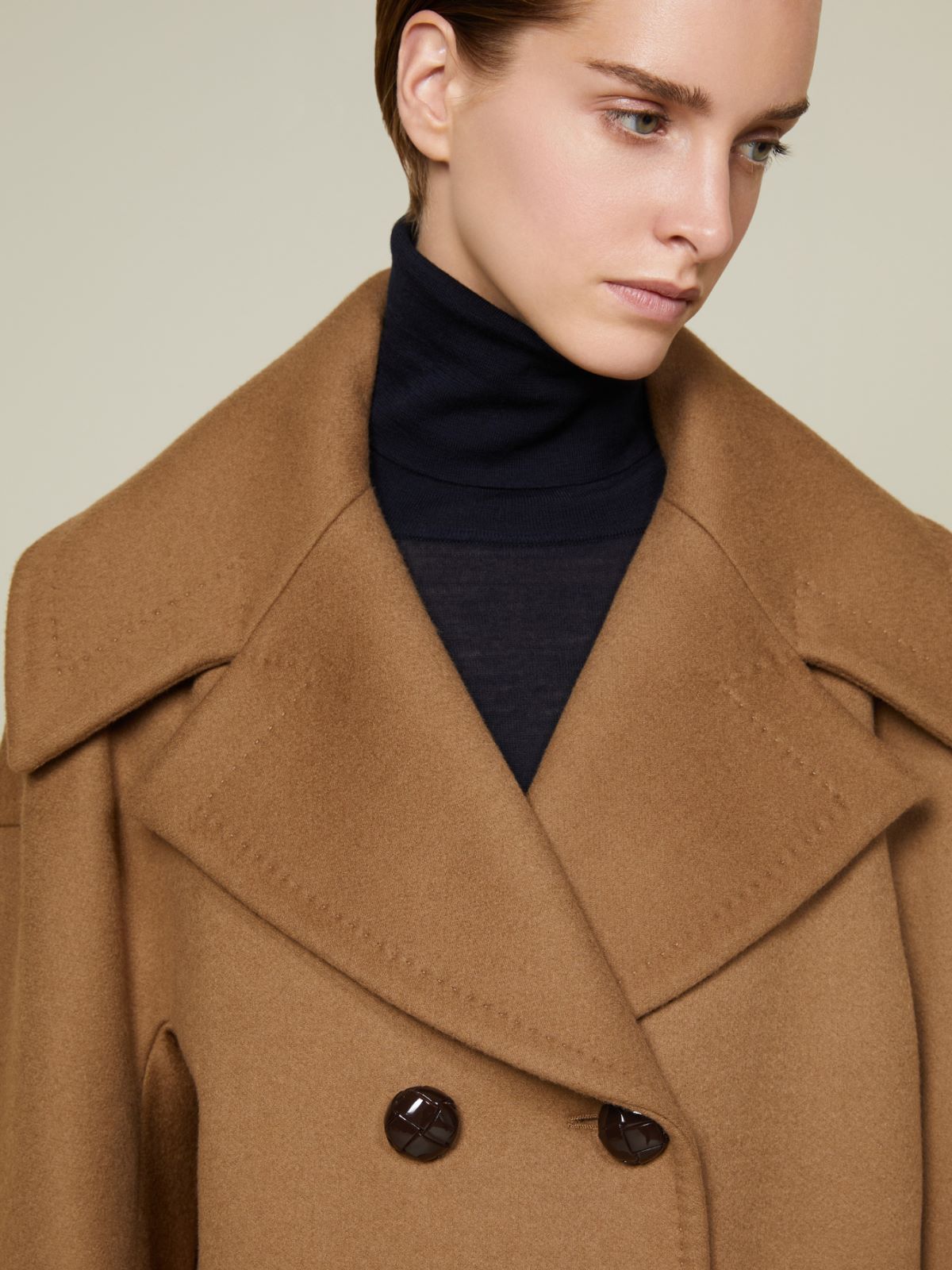 Płaszcz marynarski oversize z kaszmiru - WIELBŁĄDZI - Max Mara - 4