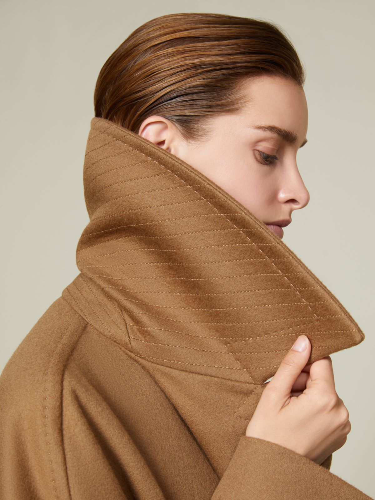 Płaszcz marynarski oversize z kaszmiru - WIELBŁĄDZI - Max Mara - 5