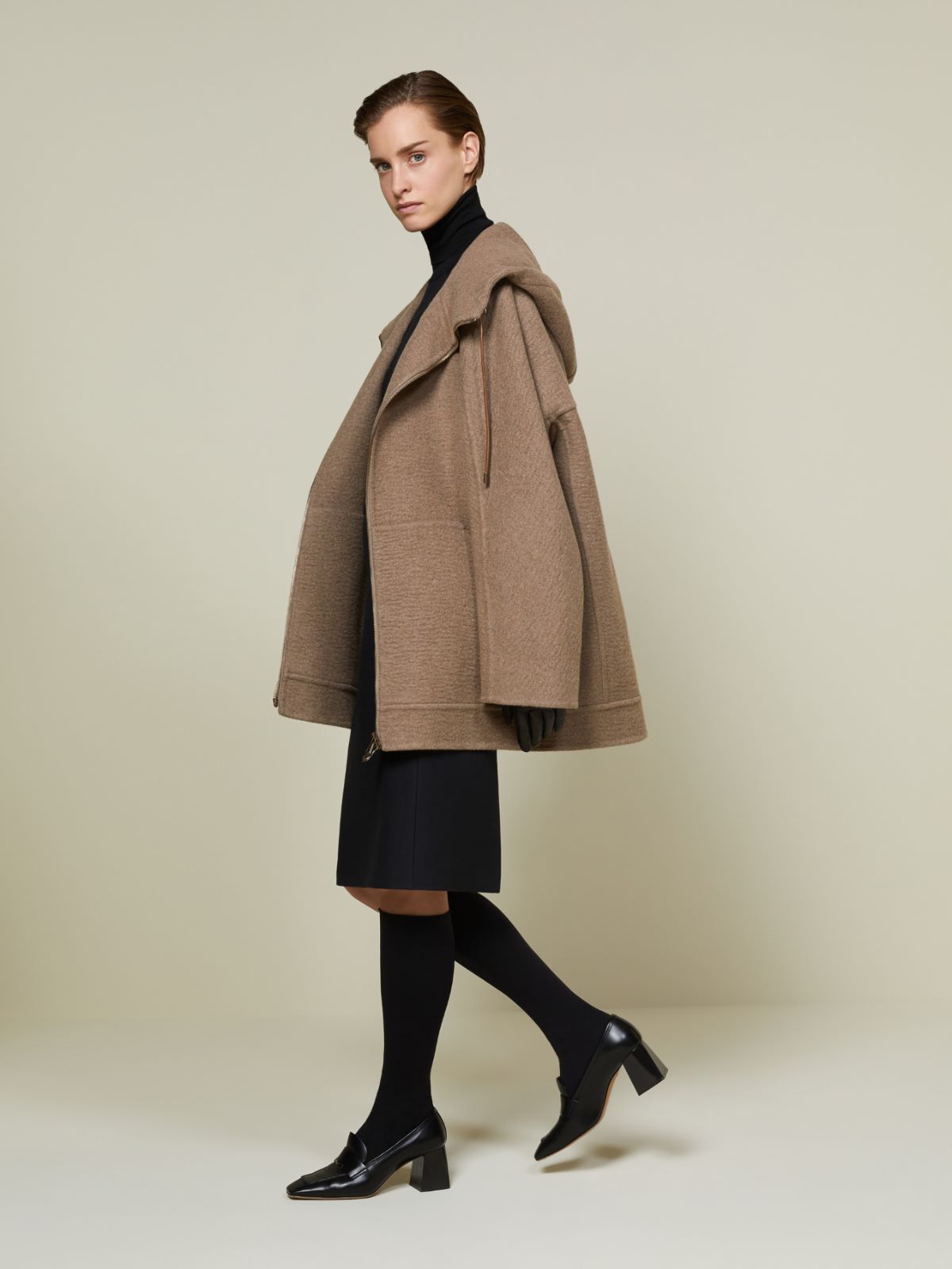 Bluzka typu blouson z dwuwarstwowego kaszmiru z kapturem - BEŻOWY GOŁĘBI - Max Mara
