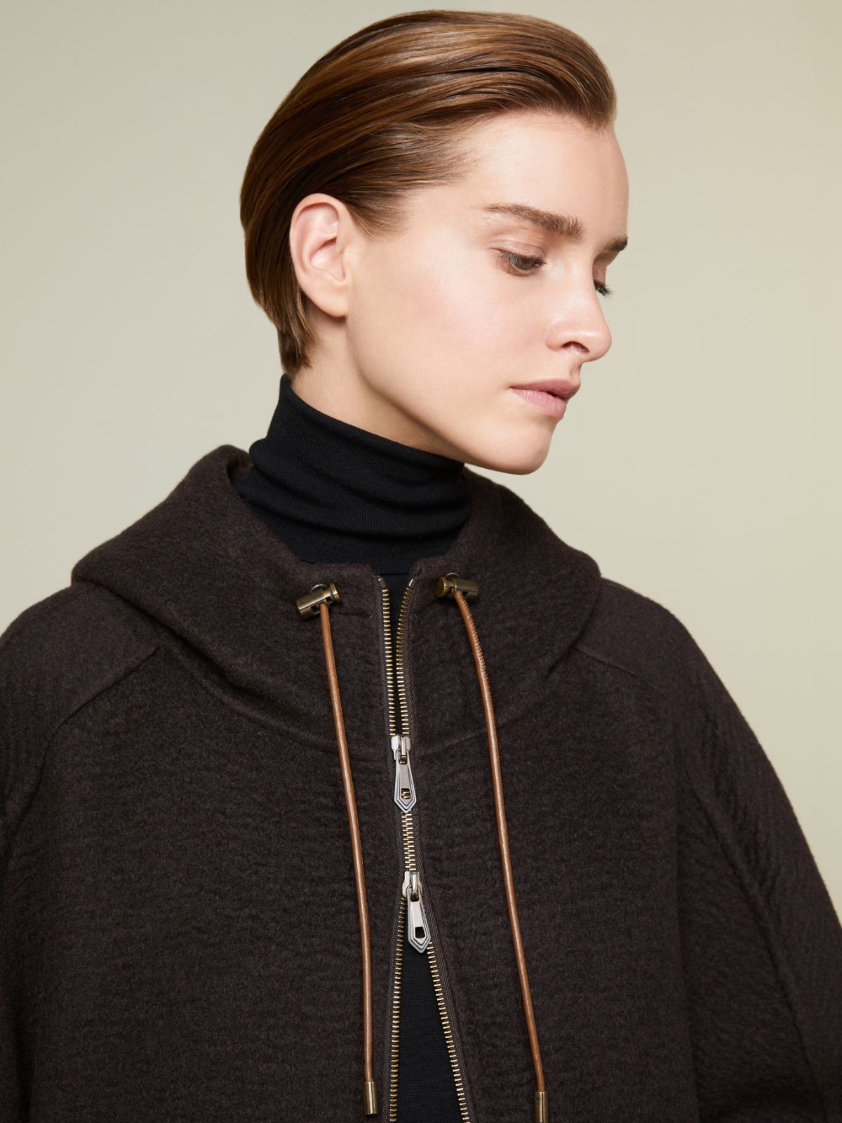 Bluzka typu blouson z dwuwarstwowego kaszmiru z kapturem - BRĄZOWY - Max Mara - 5