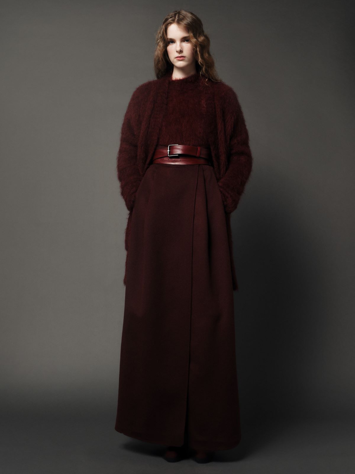 Long camel skirt + CHERRY - Max Mara