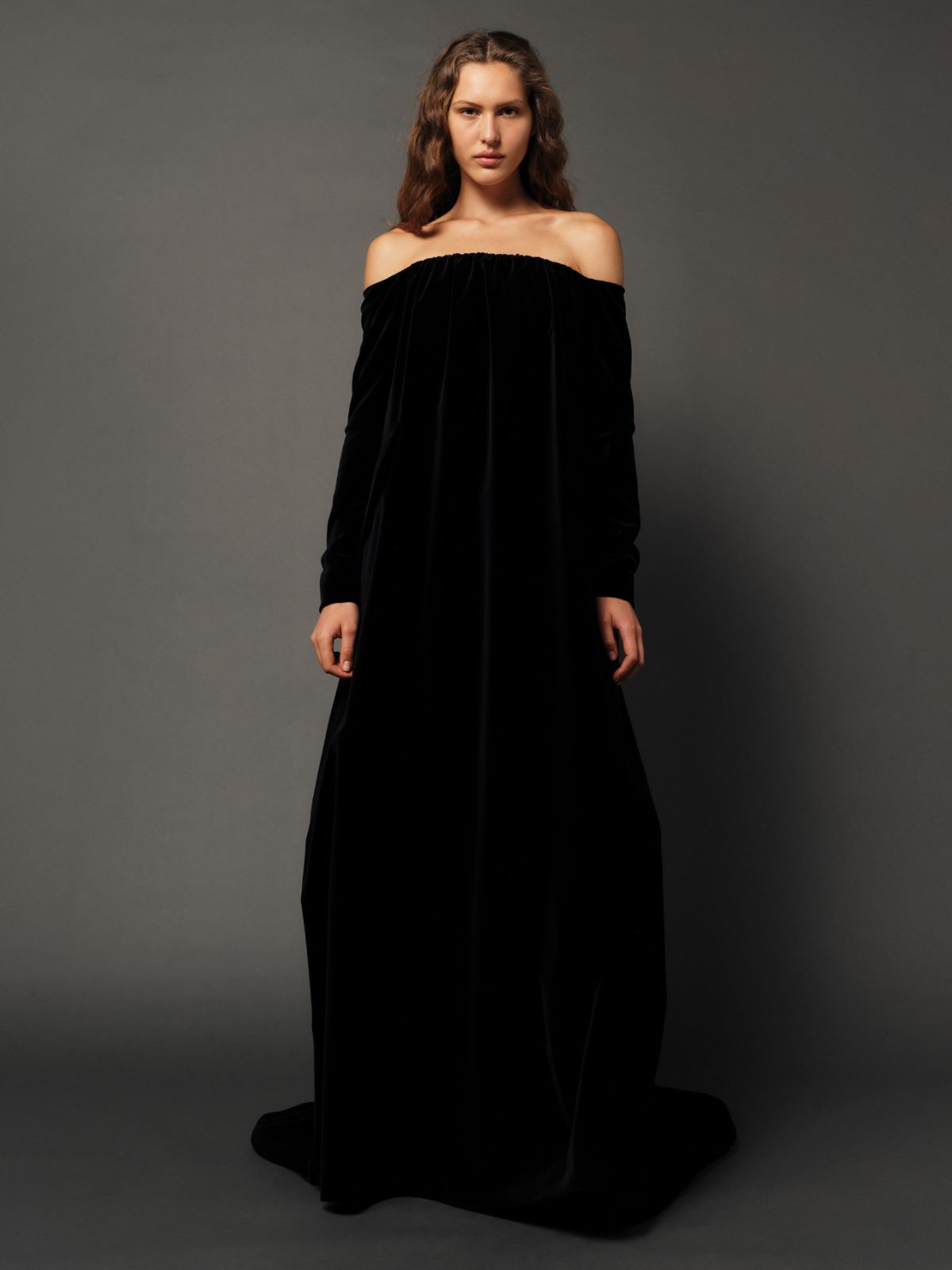 Long dress in sateen velvet - BLACK - Max Mara