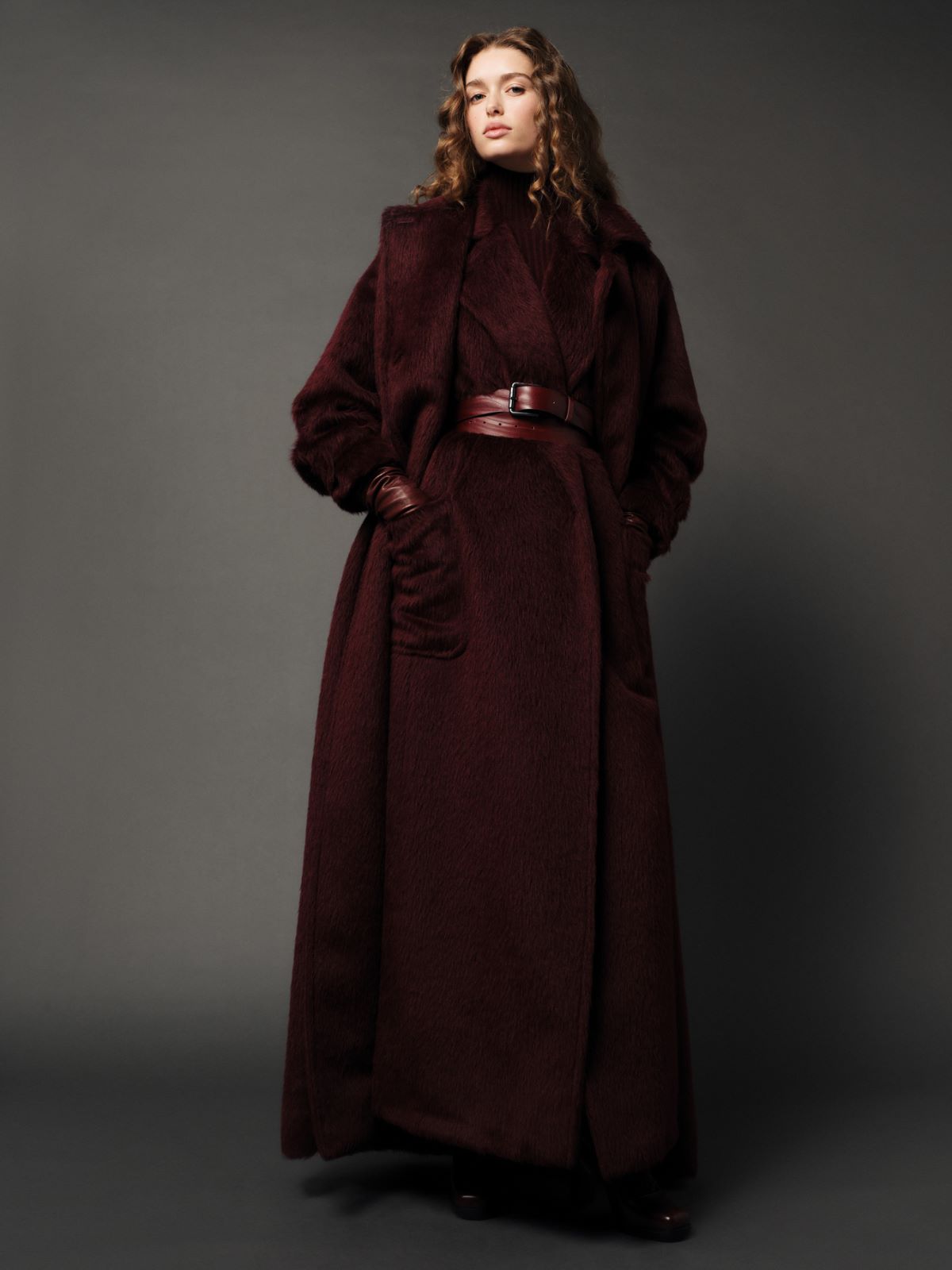 Sleeveless wool and alpaca coat + CHERRY - Max Mara