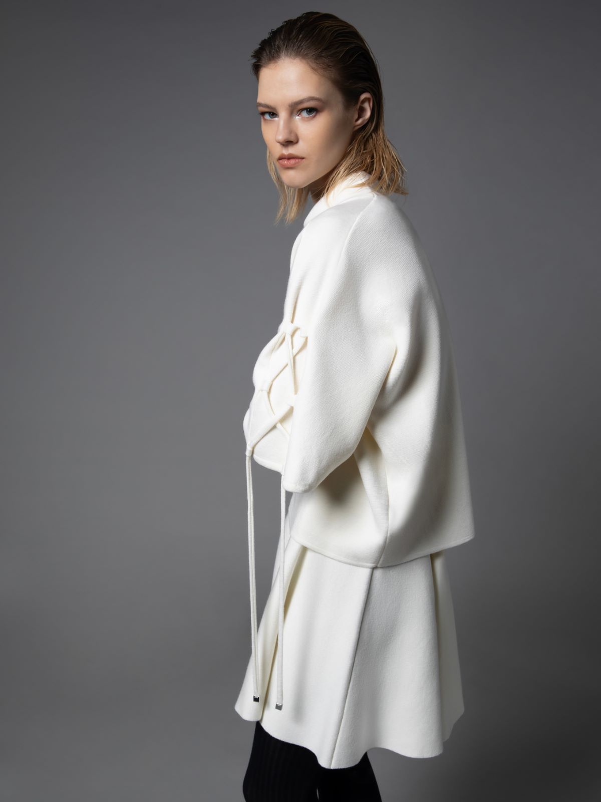 極美品　MaxMara 最高級白タグ　ブラック　42 L-XL　カシミヤ混コート 9/17迄✨SALE】最高級白タグ ☆MaxMaraボタン◎カシミア混コート