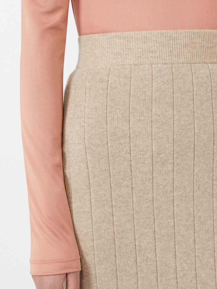  - Max Mara