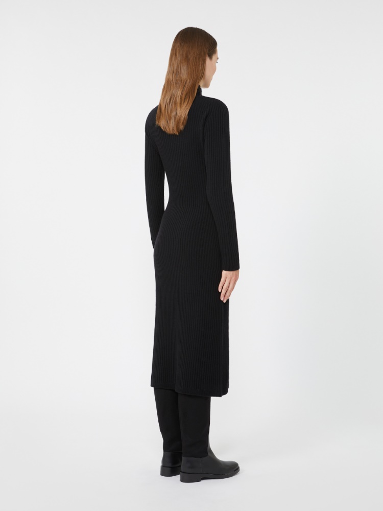  - Max Mara