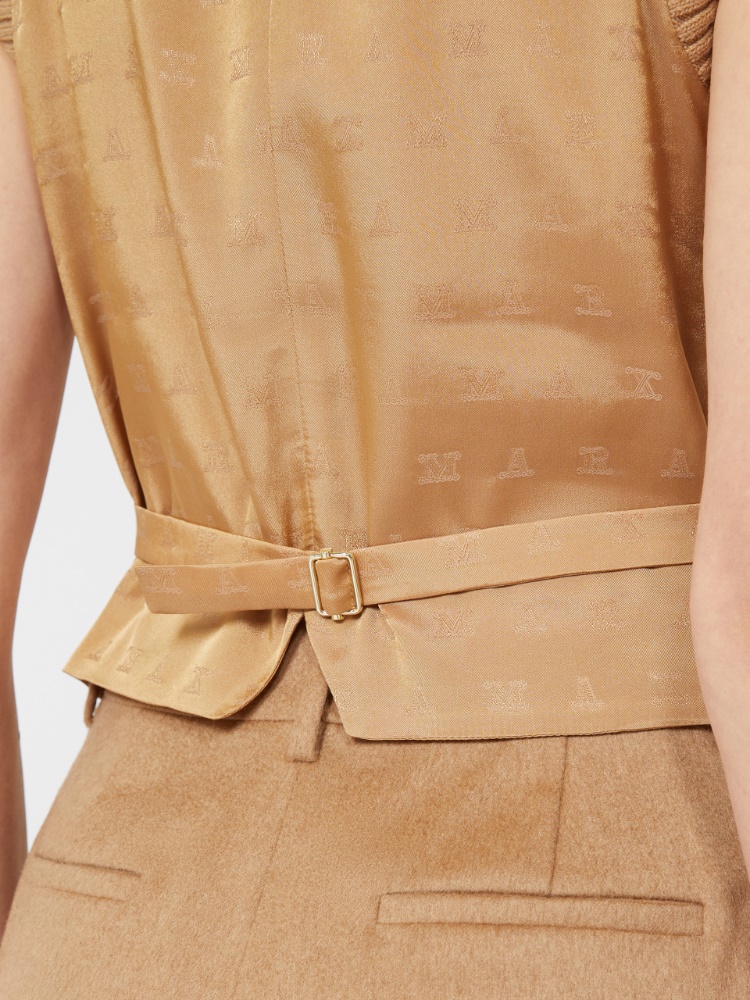  - Max Mara