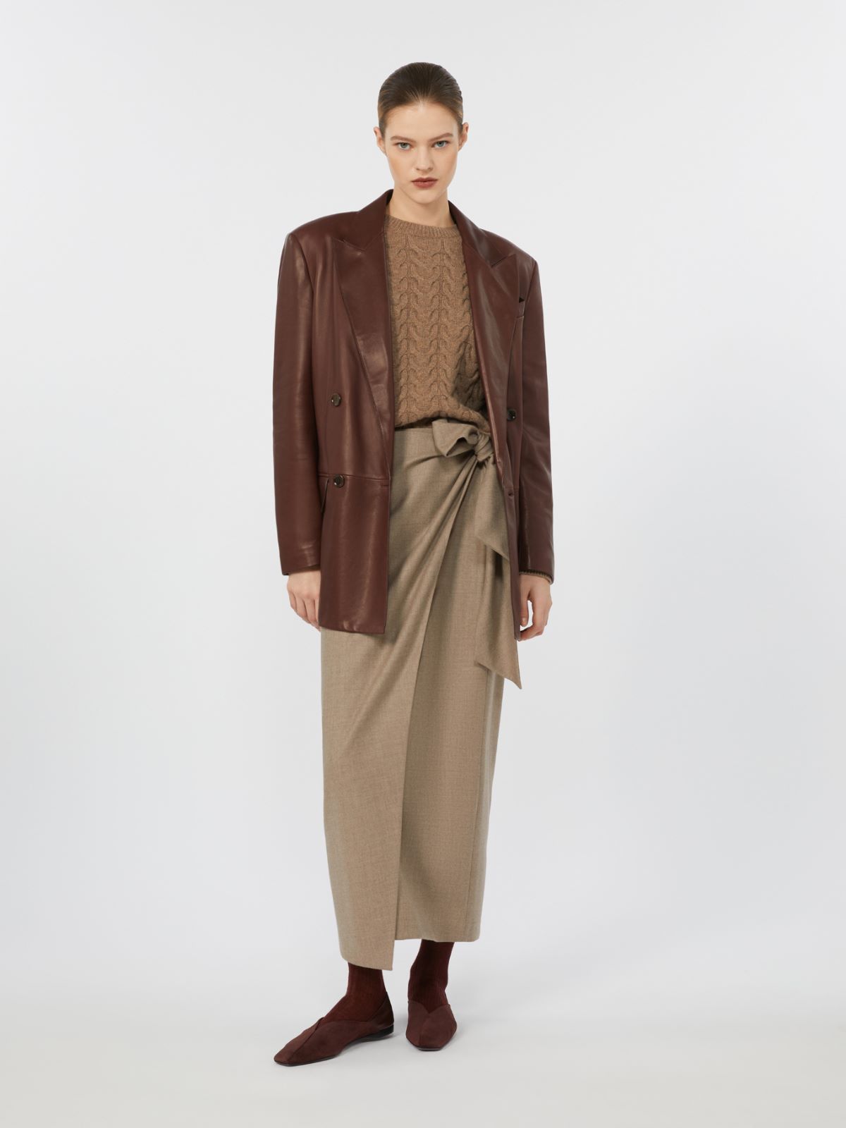 Max Mara　マックスマーラ　七分袖　デザインスーツ　麻　サイズ40 Max Mara マックスマーラ 七分袖 デザインスーツ 麻 サイズ40