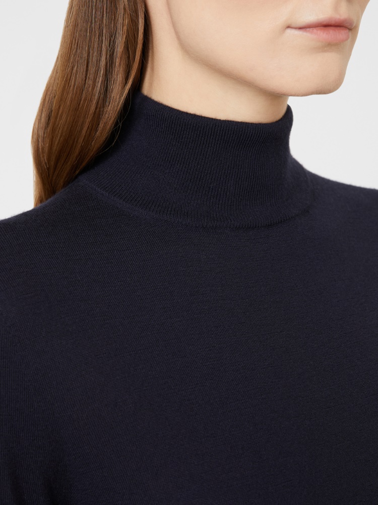  - Max Mara