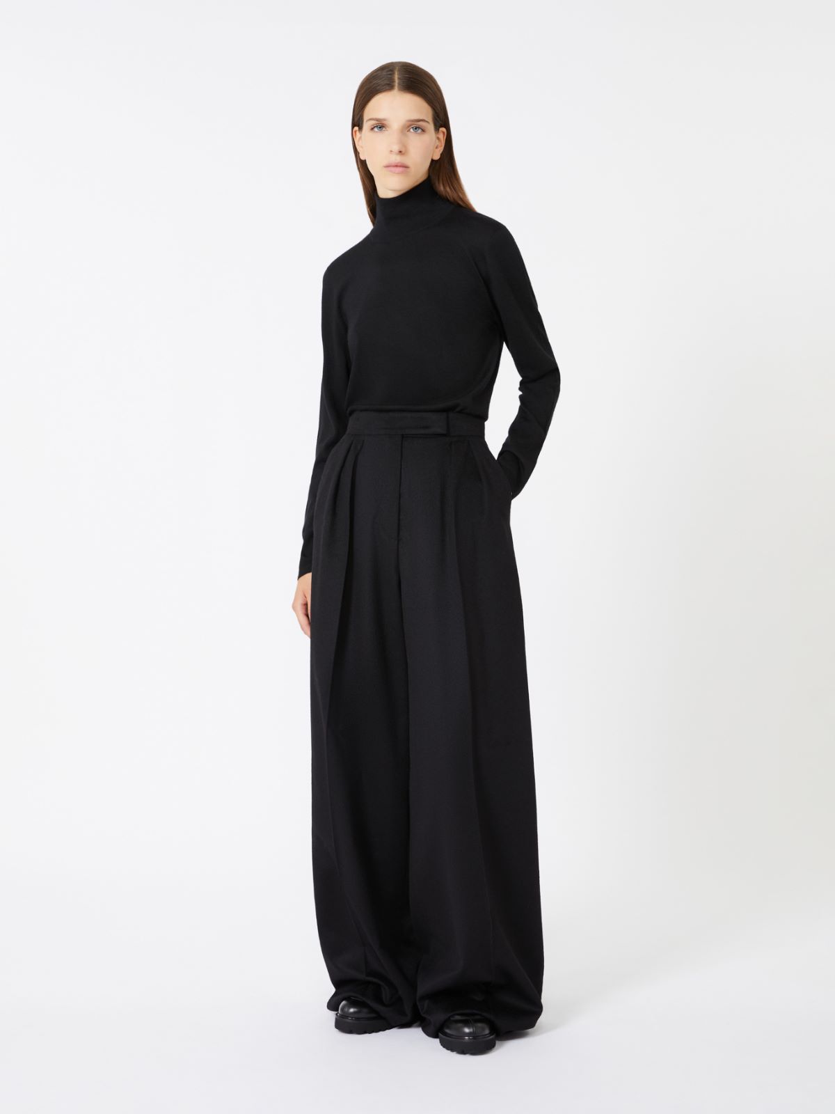 Jersey de cuello alto de hilado de cachemira + NEGRO - Max Mara