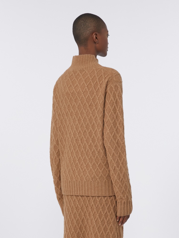  - Max Mara