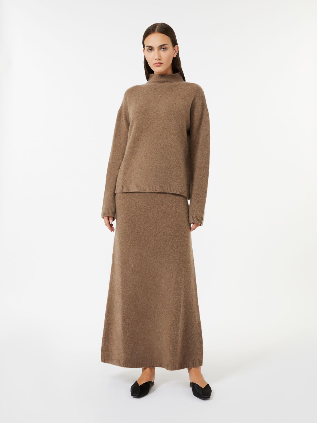 Sweter o pudełkowym kroju z przędzy kaszmirowej ze streczem - BEŻOWY GOŁĘBI - Max Mara