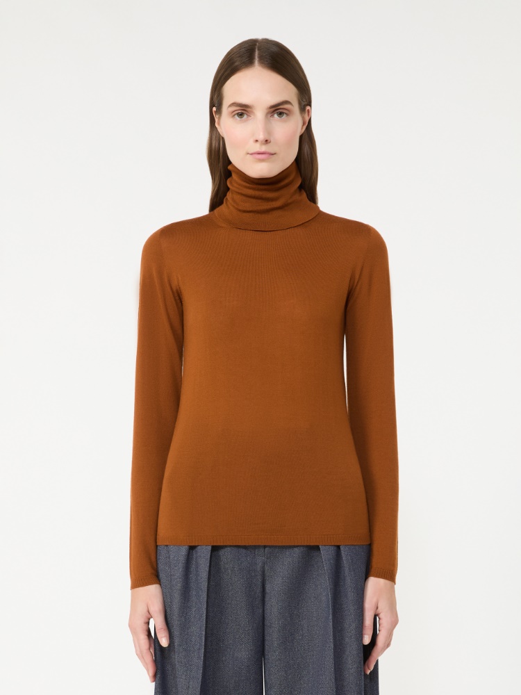 - Max Mara
