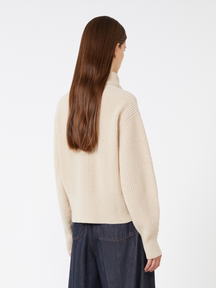  - Max Mara