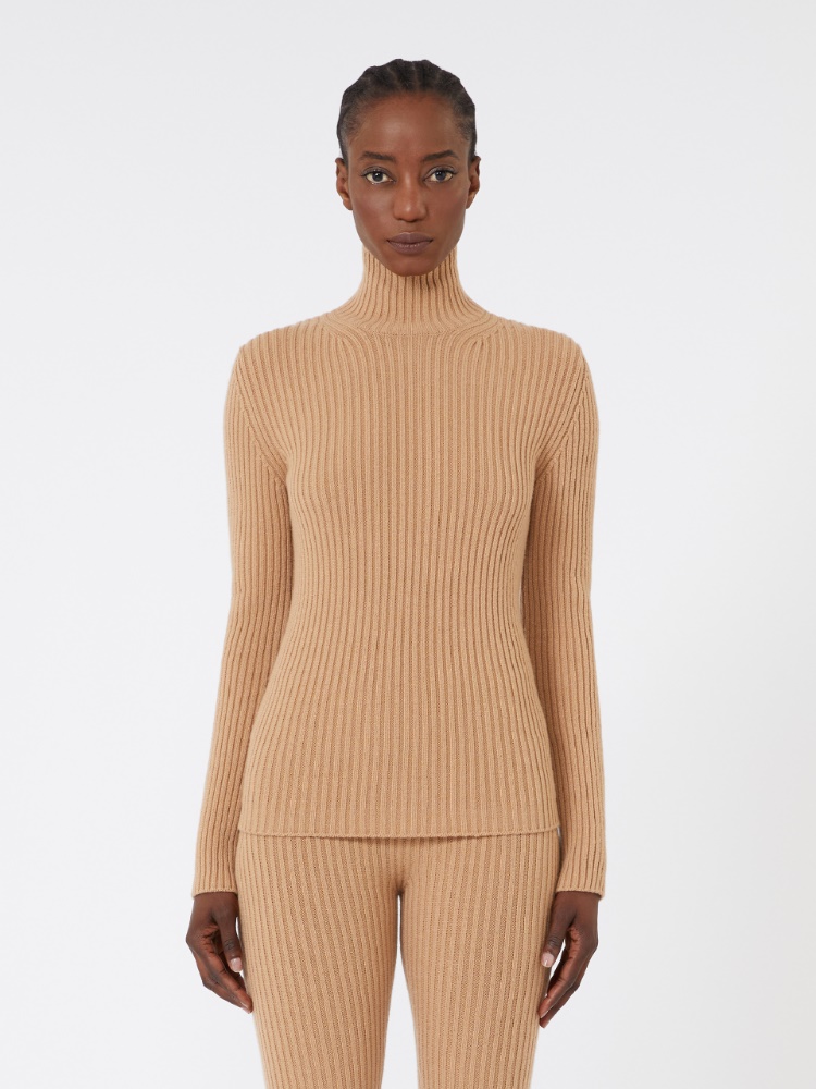  - Max Mara