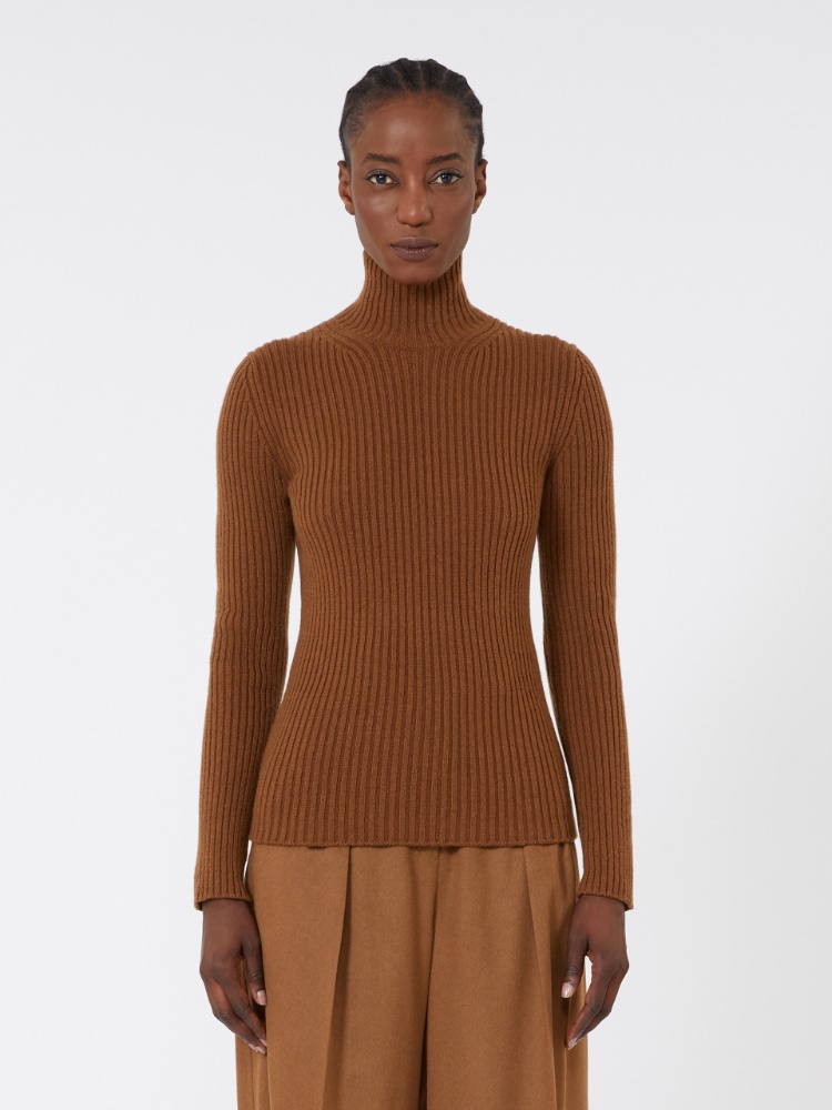  - Max Mara