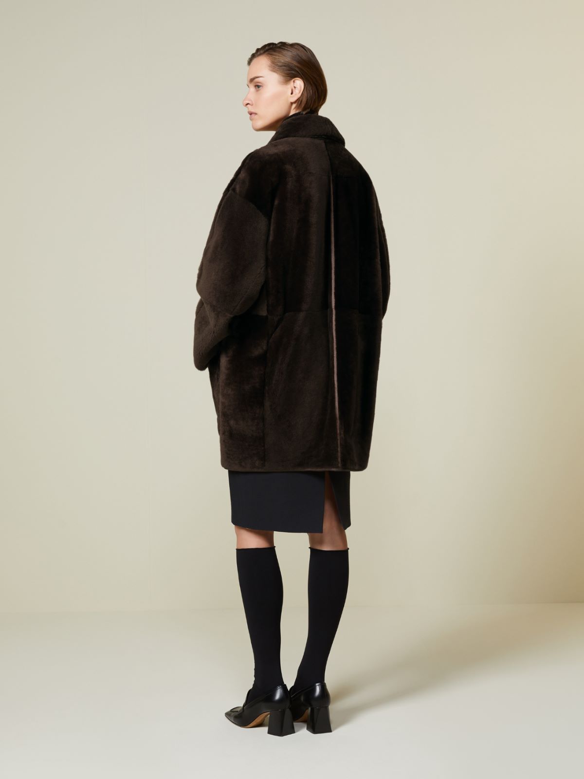 Płaszcz koszulowy z kożuszkiem - CIEMNOBRĄZOWY - Max Mara - 3