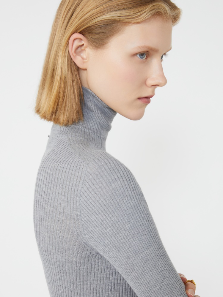- Maxmara