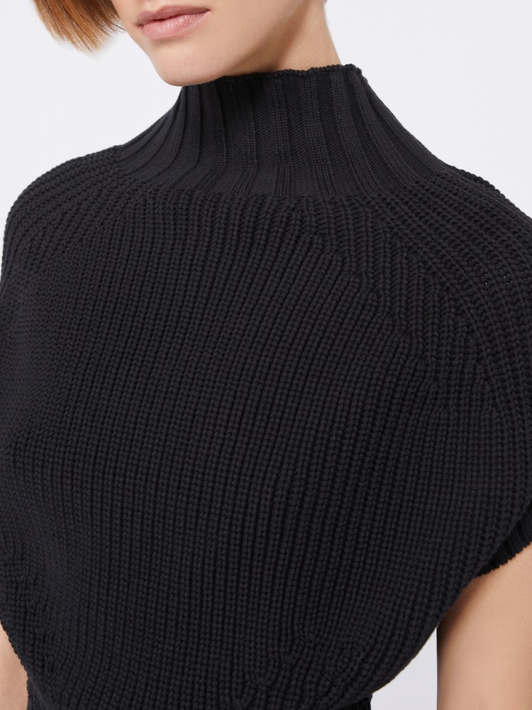  - Max Mara