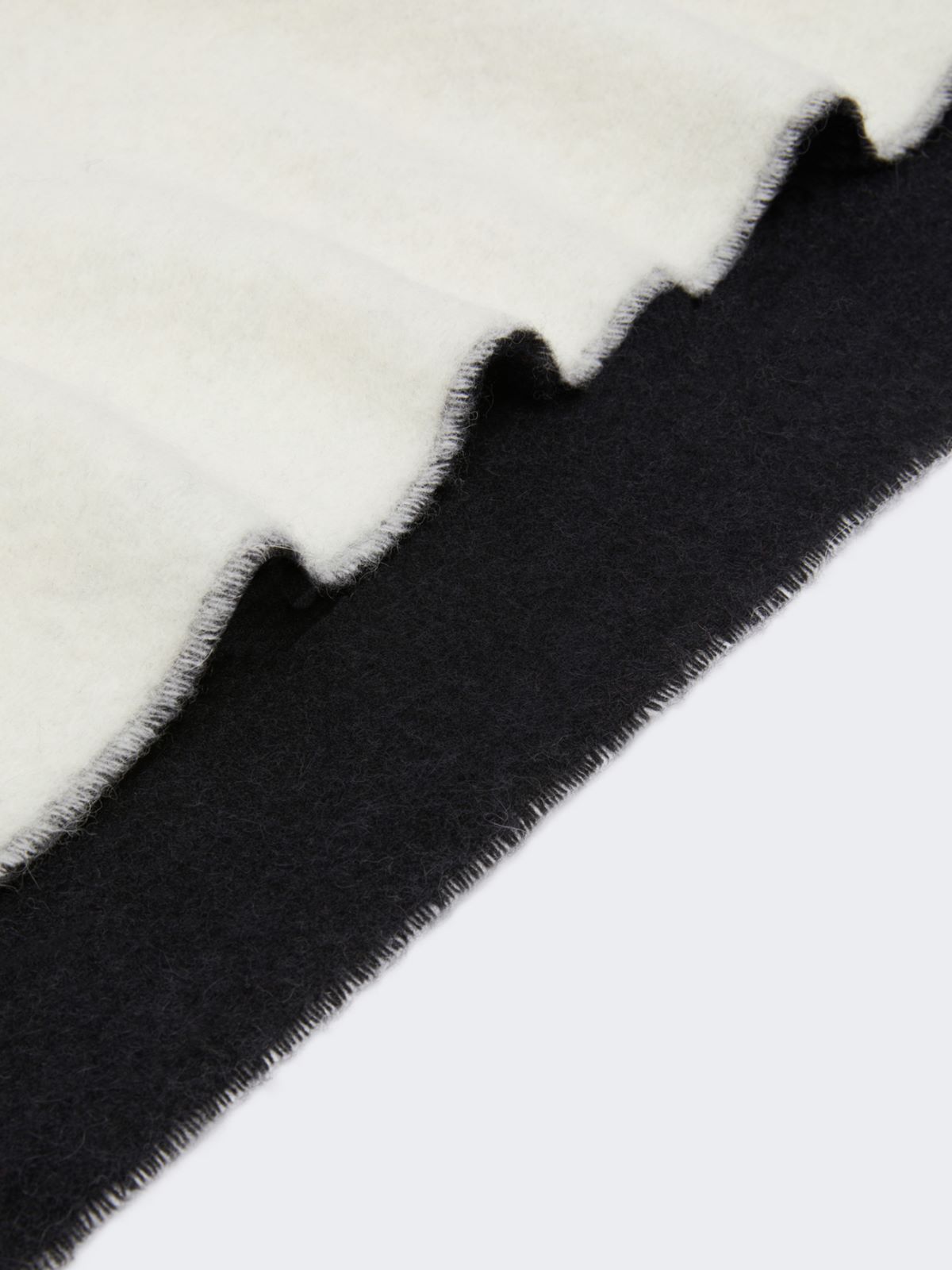 Two-tone scarf with fringes - BLACK - Max Mara - 2
