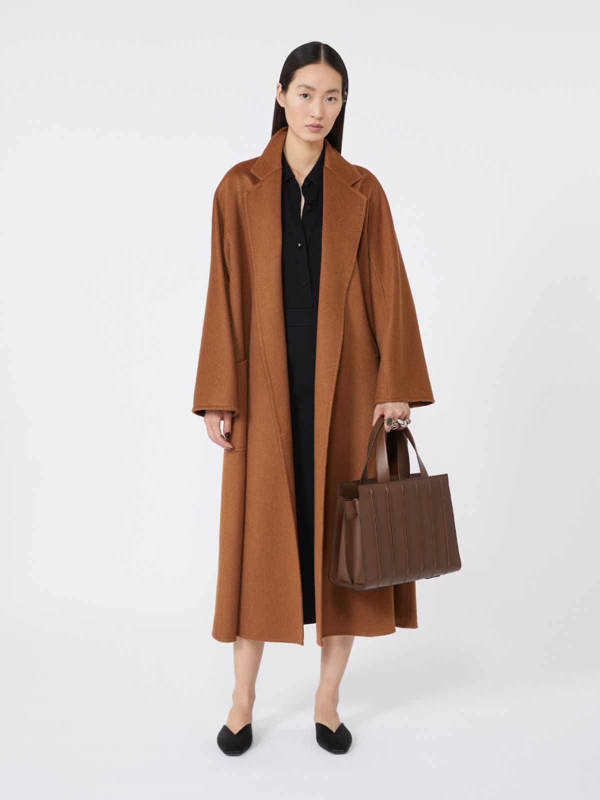 MaxMara ピンクブラウン トートショルダーバッグ 希少！Max Mara ショルダーバッグ - メルカリ