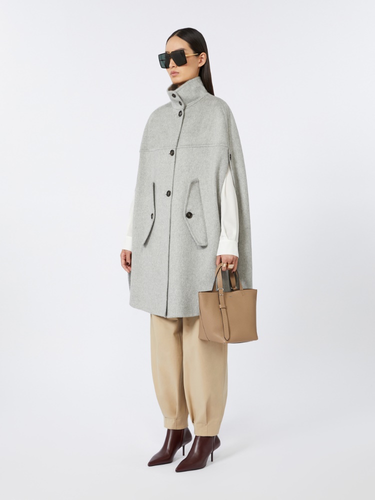 Archetipo Bag: Bags with a Minimalist Clean Design | Max Mara