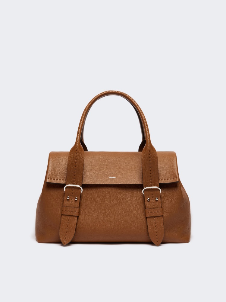 Archetipo Bag: Bags with a Minimalist Clean Design | Max Mara