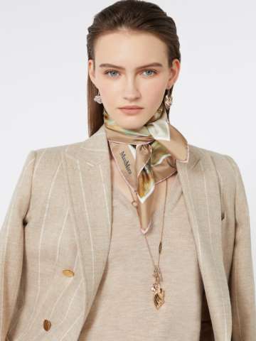 VIP【関税送料無料】希少 MAX MARA WHITE BEIGE SILK SCARVES Scarves and shawls silk | Max Mara