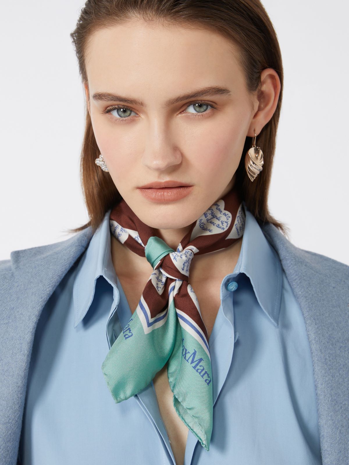 Foulard en sergé de soie imprimée - AZURE - Max Mara