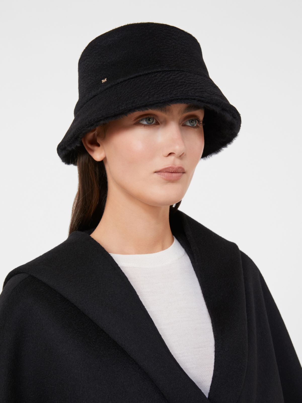 Reversible camel and Teddy fabric cloche hat - BLACK - Max Mara