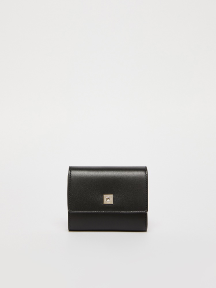 Accessories: Mobile Phone Cases, Wallets and Coin Purses