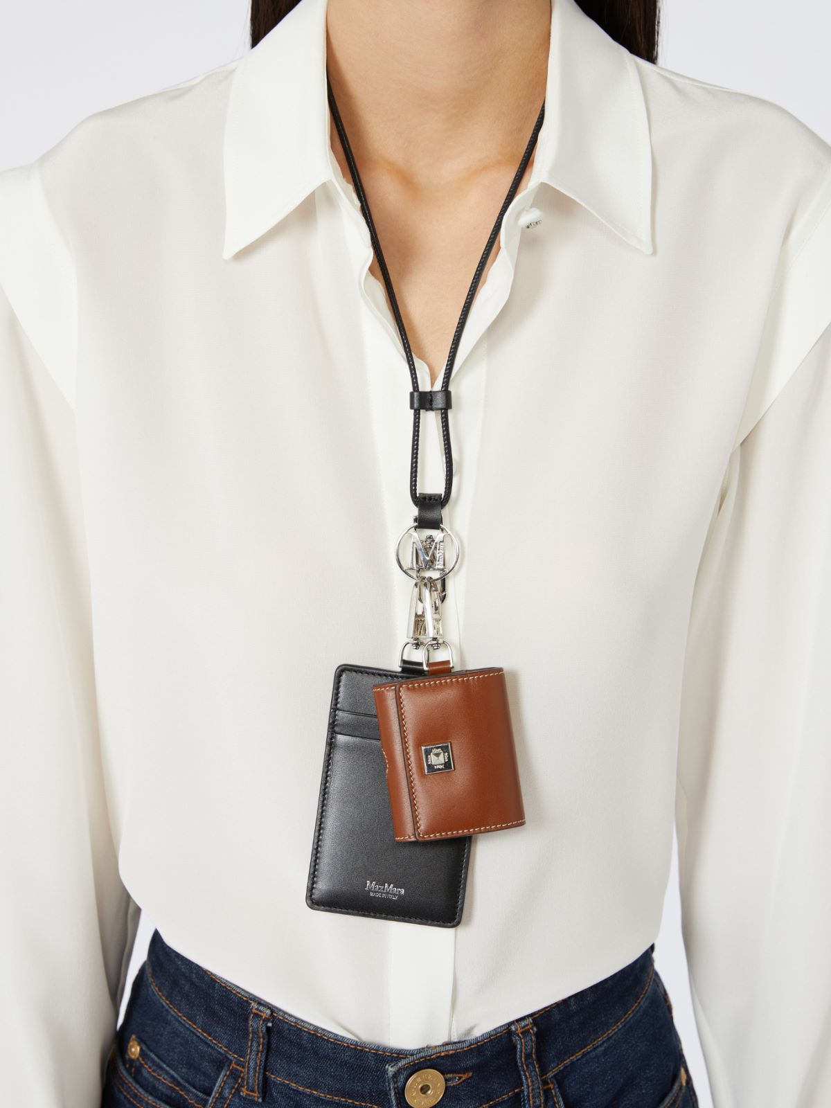 [ニューMレース] ペンダント トップ レザー ストラップ - BLACK - Max Mara