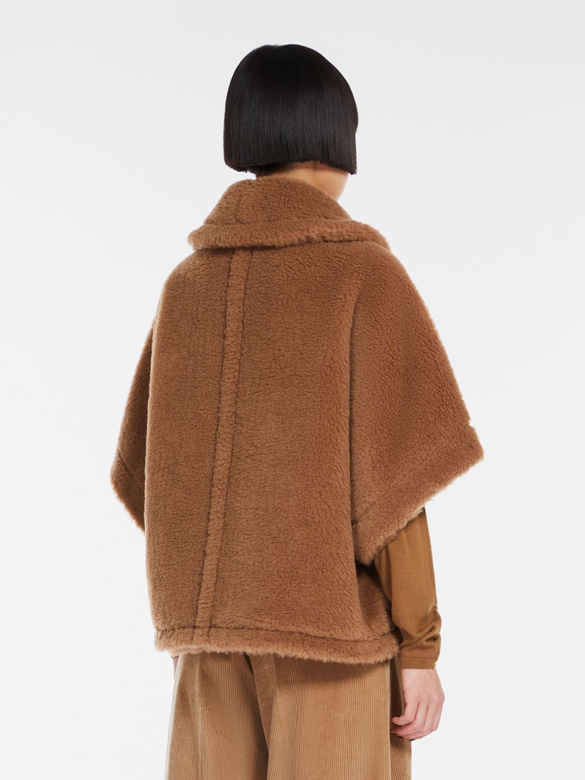 Krótka peleryna z pluszu - WIELBŁĄDZI - Max Mara - 3
