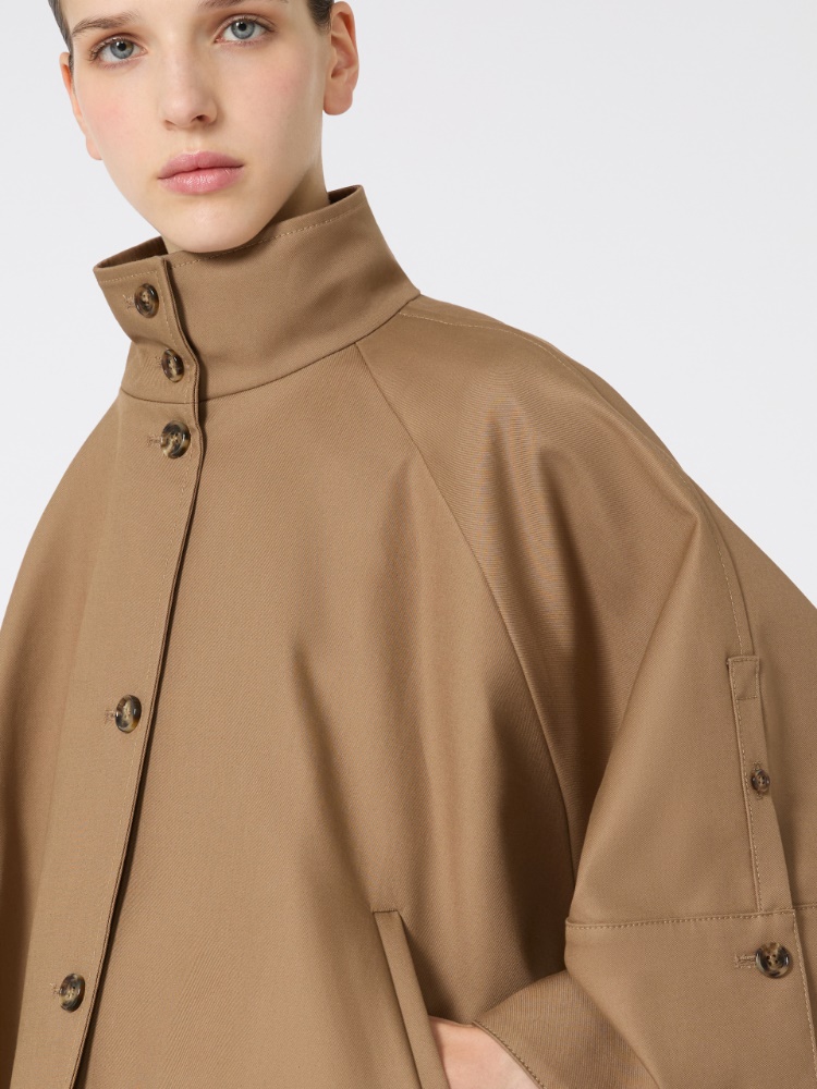 Cropped water-repellent gabardine cloak, colonial | 
