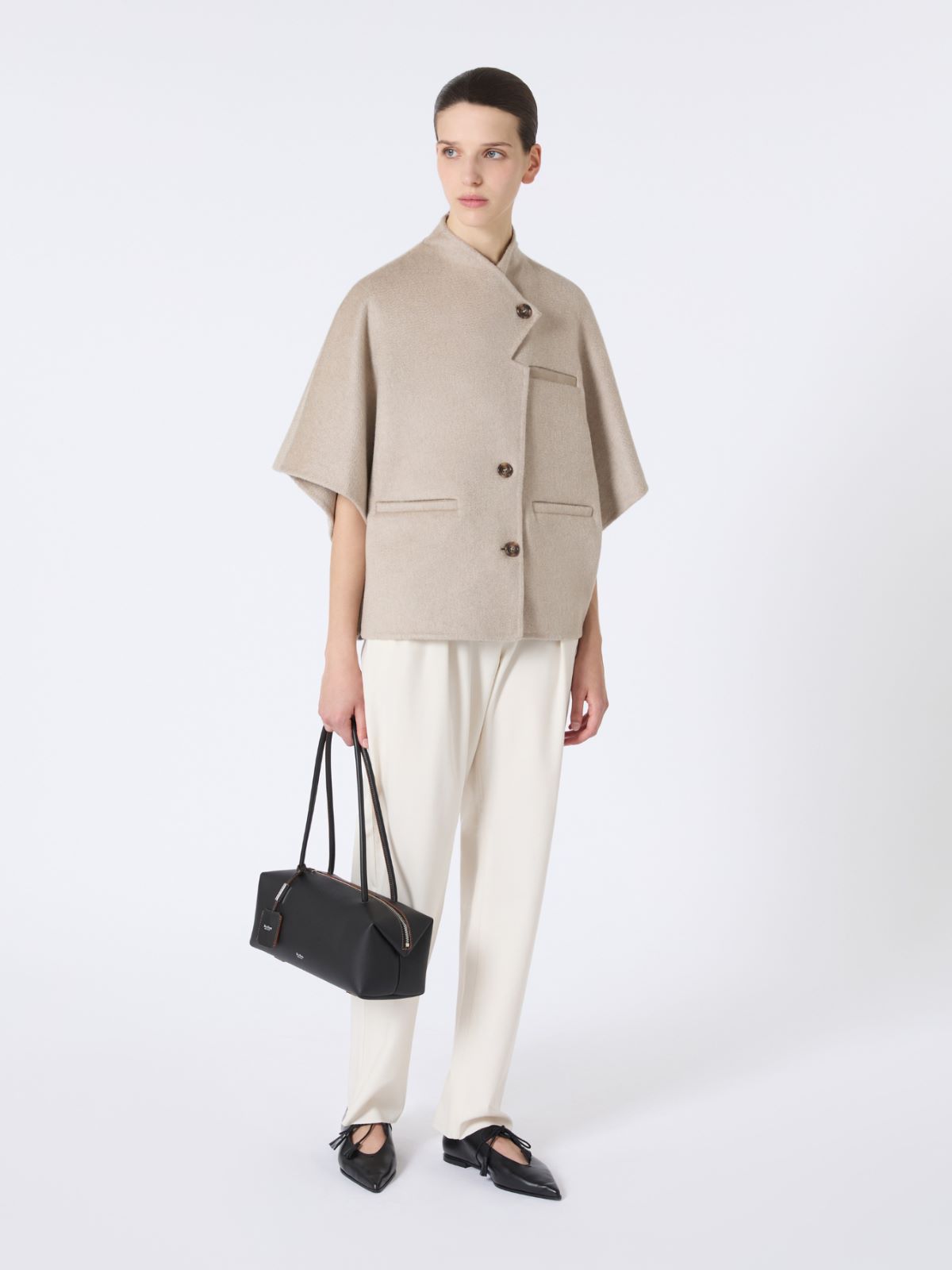 【送料&関税込】Max Mara amato Short Cape Max Mara Veggia Short Cape | Neutrals | FARFETCH