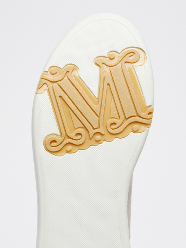 - Max Mara