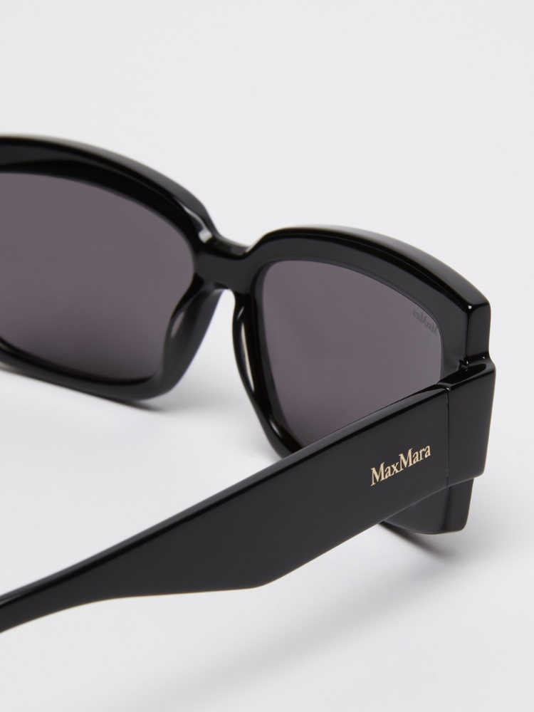 - Max Mara
